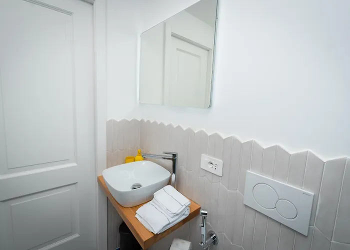 Casa Laurus Incantevole Terrazza Centro Nyaraló